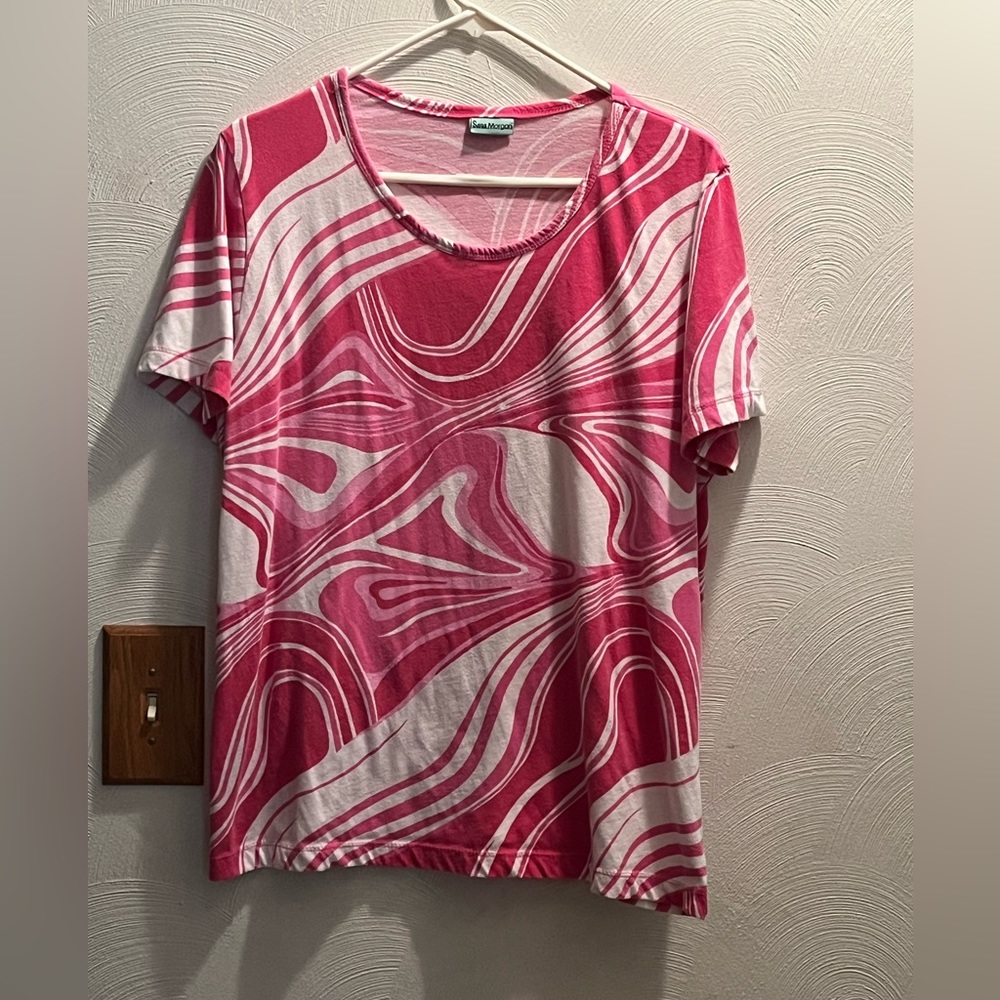 $5 Sale! Sara Morgan Women’s Pullover Pink & White Swirl Top. Size XL.